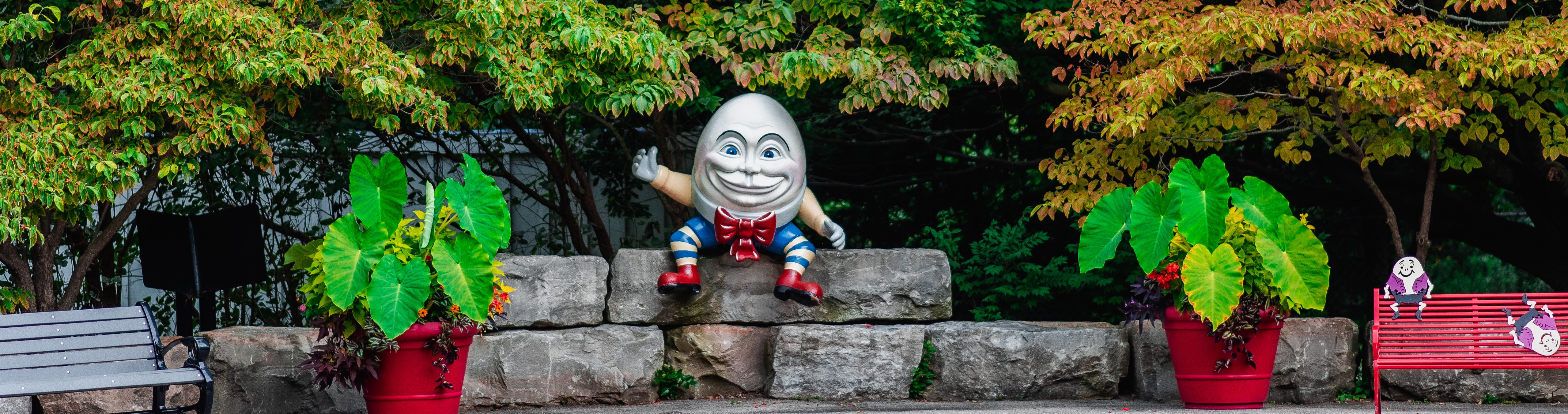 Photo of Humpty Dumpty statue at Storybook Gardens