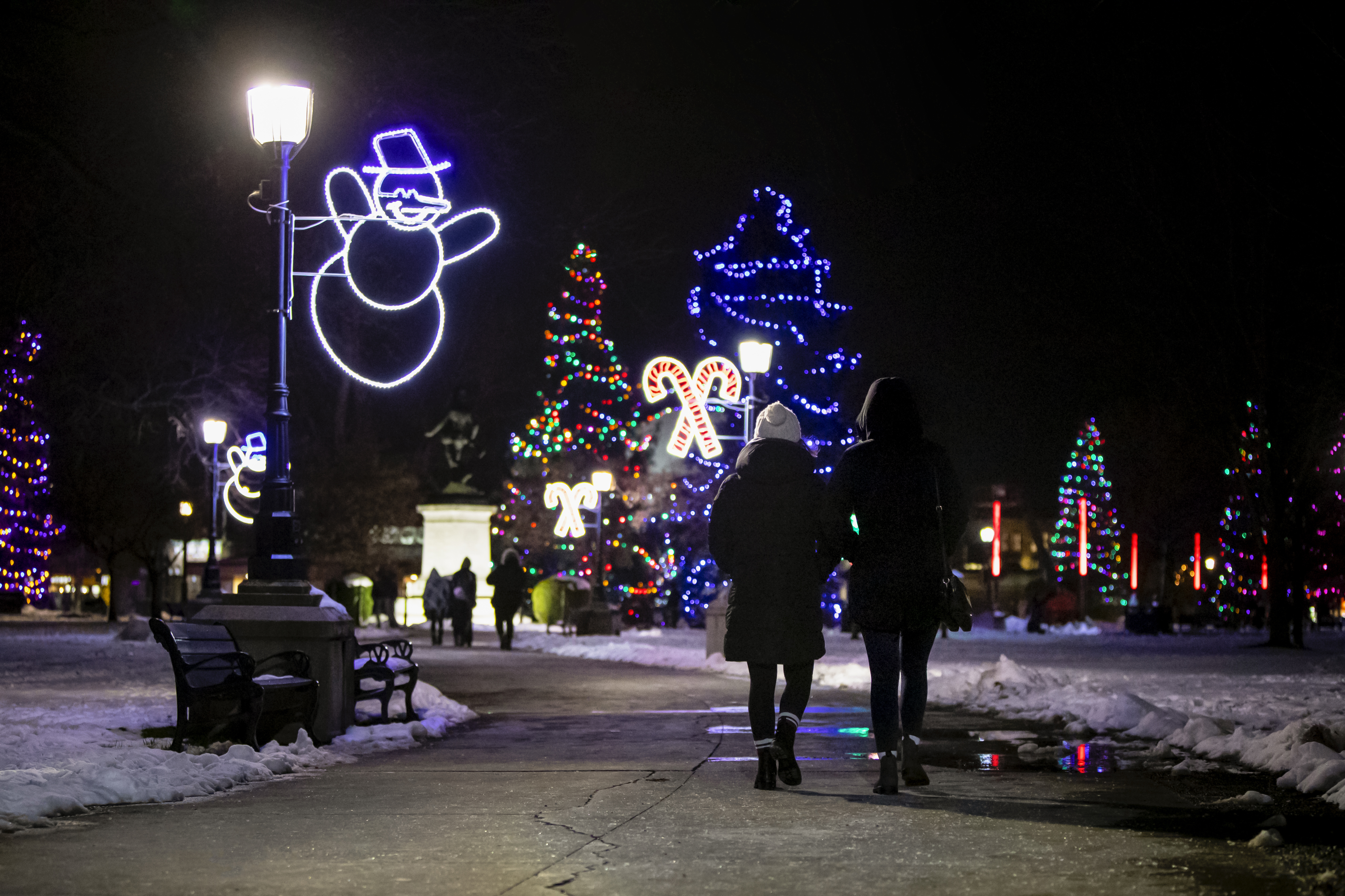 Londoners walking towards Victoria Park on Lighting of the Lights