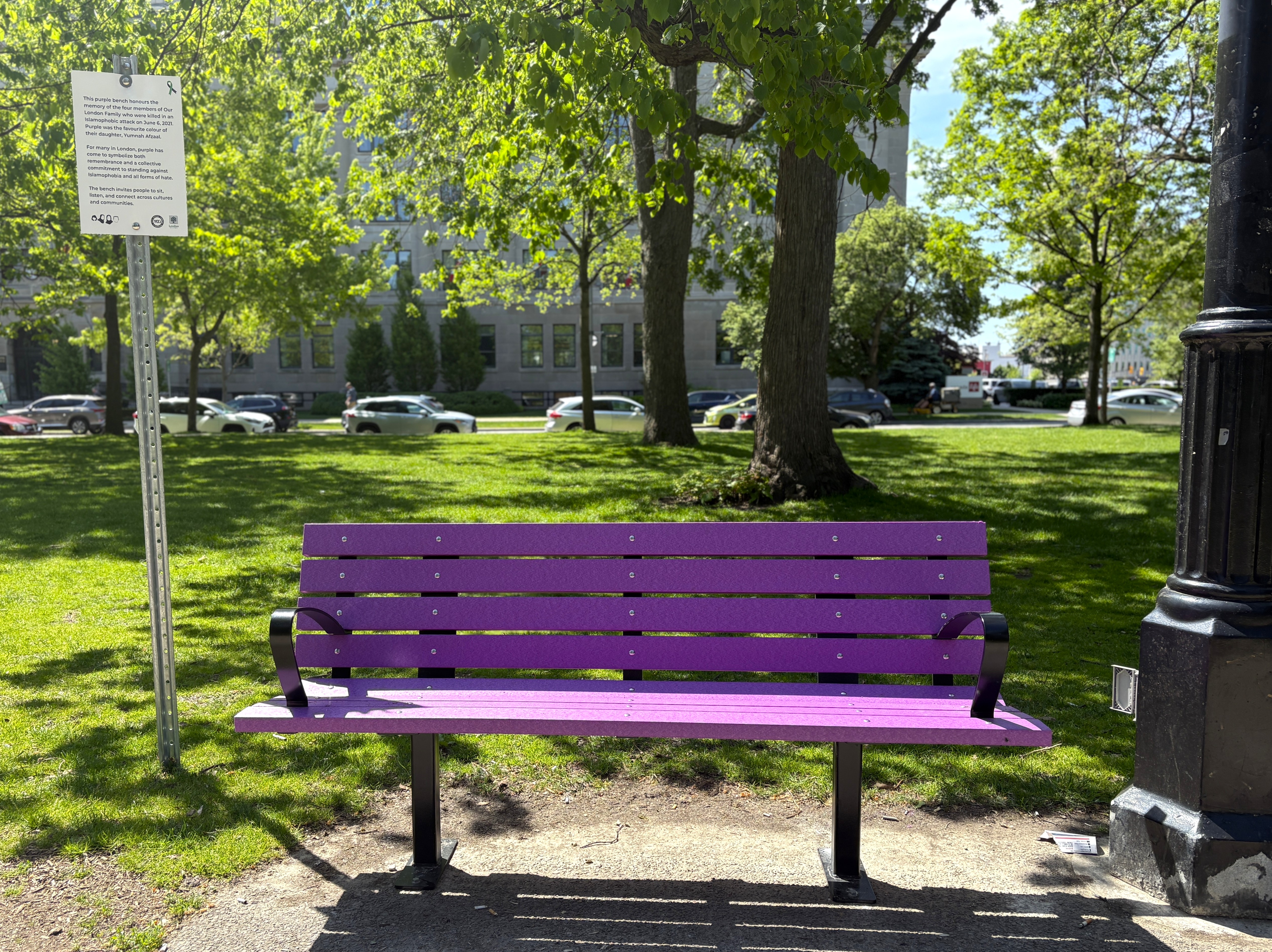 Photo of a purple bench in Victoria Park